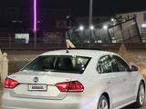 Volkswagen Passat 2013 года за 5 350 000 тг. в Атырау – фото 4