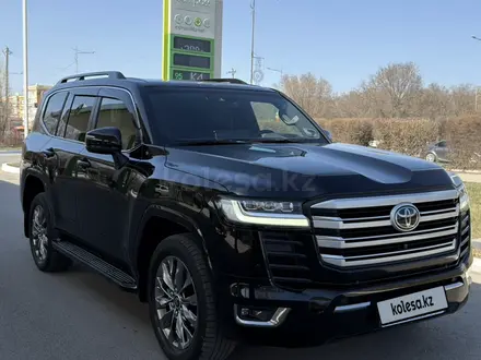 Toyota Land Cruiser 2023 года за 56 000 000 тг. в Актобе