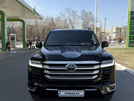 Toyota Land Cruiser 2023 года за 56 000 000 тг. в Актобе – фото 3