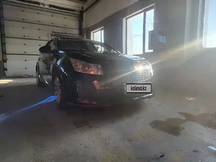 Chevrolet Cruze 2013 года за 3 000 000 тг. в Астана – фото 4