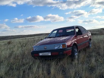 Volkswagen Passat 1988 года за 900 000 тг. в Сатпаев – фото 2