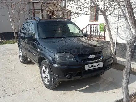 Chevrolet Niva 2013 года за 3 600 000 тг. в Шымкент – фото 2