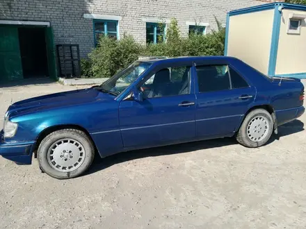 Mercedes-Benz E 230 1992 годаүшін1 850 000 тг. в Семей – фото 3