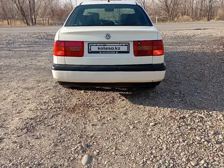 Volkswagen Passat 1995 года за 1 700 000 тг. в Алматы – фото 2