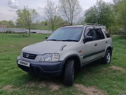 Honda CR-V 1997 года за 3 600 000 тг. в Алматы – фото 2