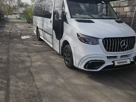Mercedes-Benz Sprinter 2008 года за 20 500 000 тг. в Алматы – фото 2