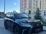 Lexus LX 570 2016 года за 42 800 000 тг. в Астана – фото 2