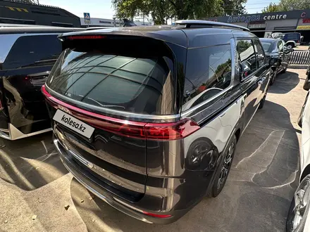 Kia Carnival 2022 года за 19 200 000 тг. в Алматы – фото 2