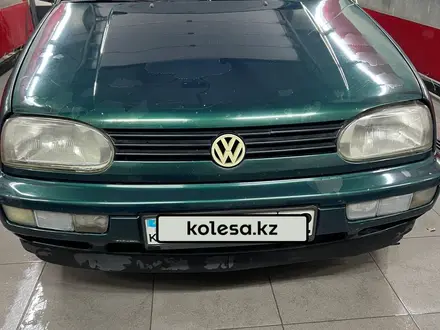 Volkswagen Golf 1996 года за 2 100 000 тг. в Алматы – фото 3