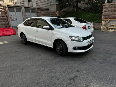 Volkswagen Polo 2014 года за 5 300 000 тг. в Алматы