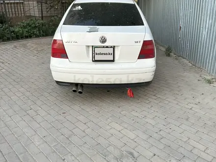 Volkswagen Jetta 2001 года за 1 600 000 тг. в Уральск – фото 2