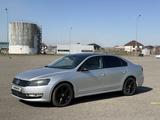 Volkswagen Passat 2013 года за 5 555 555 тг. в Алматы