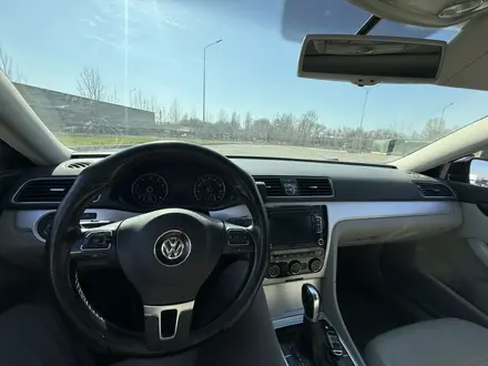 Volkswagen Passat 2013 года за 5 555 555 тг. в Алматы – фото 13