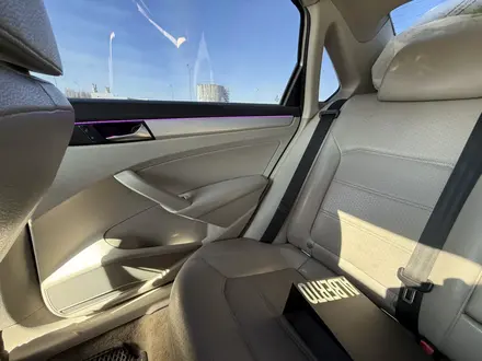 Volkswagen Passat 2013 года за 5 555 555 тг. в Алматы – фото 17