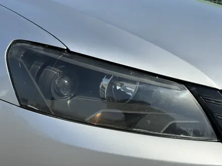 Volkswagen Passat 2013 года за 5 555 555 тг. в Алматы – фото 4