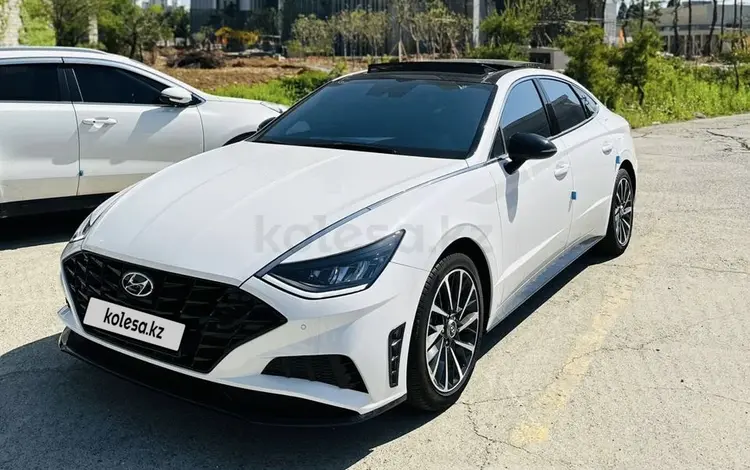 Hyundai Sonata 2022 годаүшін12 500 000 тг. в Уральск