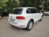 Volkswagen Touareg 2010 года за 8 850 000 тг. в Алматы – фото 5