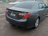 Toyota Camry 2014 года за 5 300 000 тг. в Уральск – фото 2