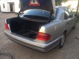 Mercedes-Benz E 230 1996 годаүшін2 800 000 тг. в Туркестан – фото 4