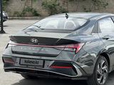 Hyundai Elantra 2023 года за 8 150 000 тг. в Шымкент – фото 5
