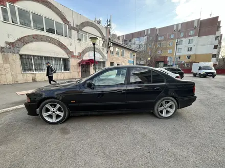 BMW 528 1997 года за 2 900 000 тг. в Астана – фото 2