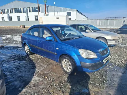 Kia Rio 2006 года за 1 750 000 тг. в Атырау – фото 4