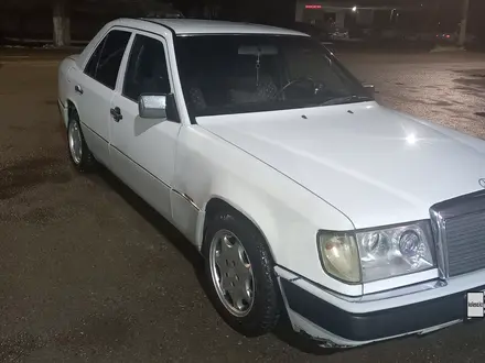 Mercedes-Benz E 200 1990 года за 1 200 000 тг. в Тараз