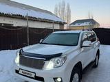 Toyota Land Cruiser Prado 2013 года за 14 700 000 тг. в Актобе – фото 2