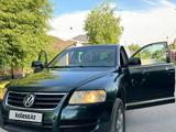 Volkswagen Touareg 2004 годаүшін5 800 000 тг. в Алматы