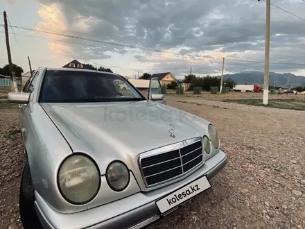 Mercedes-Benz E 230 1996 года за 2 500 000 тг. в Мерке – фото 7