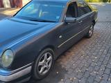 Mercedes-Benz E 240 1998 года за 2 200 000 тг. в Алматы – фото 3