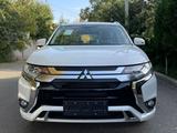 Mitsubishi Outlander 2023 годаүшін13 800 000 тг. в Алматы – фото 2