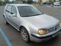 Volkswagen Golf 2001 годаүшін2 350 000 тг. в Астана