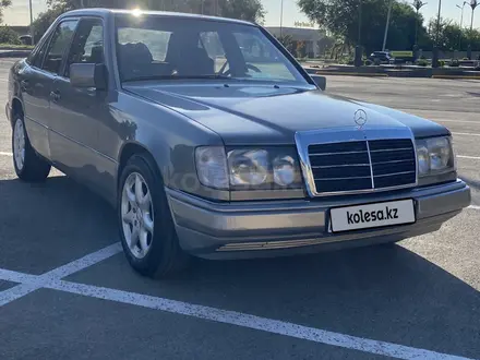 Mercedes-Benz E 230 1990 года за 1 550 000 тг. в Алматы – фото 2