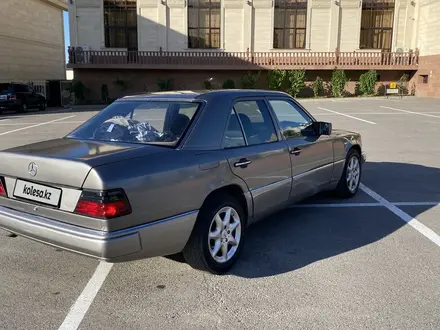 Mercedes-Benz E 230 1990 года за 1 550 000 тг. в Алматы – фото 3