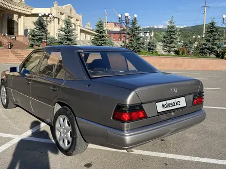 Mercedes-Benz E 230 1990 года за 1 550 000 тг. в Алматы – фото 6