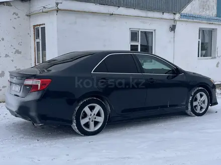 Toyota Camry 2014 года за 6 200 000 тг. в Актобе – фото 3