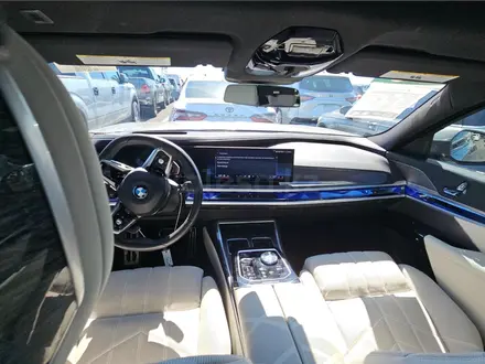 BMW 760 XDrive 4.4 2023 года за 44 500 000 тг. в Алматы – фото 13