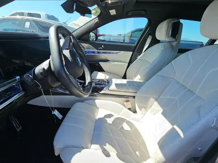 BMW 760 XDrive 4.4 2023 года за 44 500 000 тг. в Алматы – фото 9
