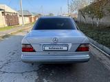 Mercedes-Benz E 220 1995 года за 2 250 000 тг. в Шымкент – фото 5