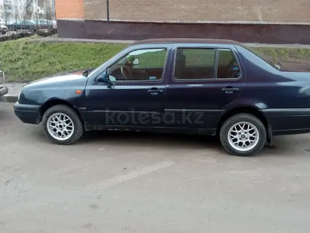 Volkswagen Vento 1993 года за 1 300 000 тг. в Петропавловск – фото 9