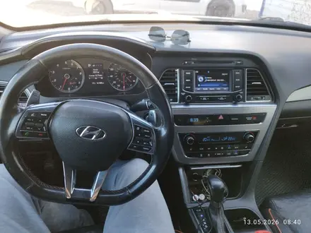 Hyundai Sonata 2014 года за 6 000 000 тг. в Актобе – фото 9