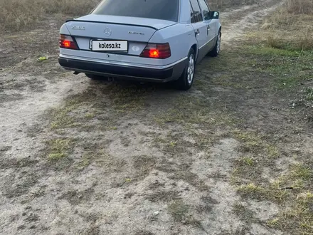 Mercedes-Benz E 200 1992 года за 1 800 000 тг. в Алматы – фото 2