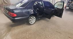 Mercedes-Benz E 280 1997 года за 1 900 000 тг. в Усть-Каменогорск – фото 3