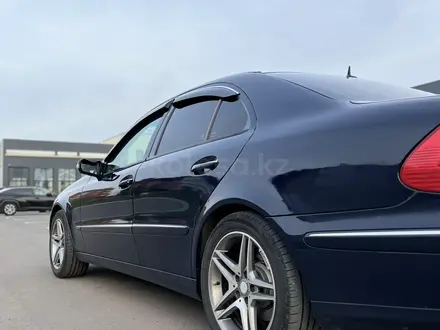 Mercedes-Benz E 240 2003 года за 4 100 000 тг. в Астана – фото 8