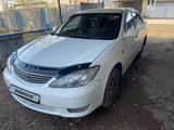 Toyota Camry 2005 года за 4 850 000 тг. в Сатпаев – фото 3