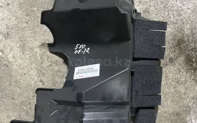 Дефлектор радиатора на Toyota Lexus за 2 000 тг. в Алматы