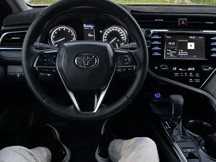 Toyota Camry 2018 года за 9 500 000 тг. в Алматы – фото 5