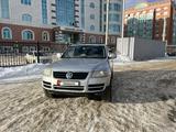 Volkswagen Touareg 2005 годаfor3 800 000 тг. в Актобе – фото 5