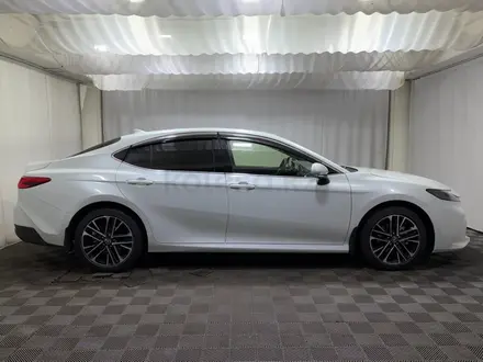 Toyota Camry Luxe eCVT 2024 года за 22 500 000 тг. в Алматы – фото 17